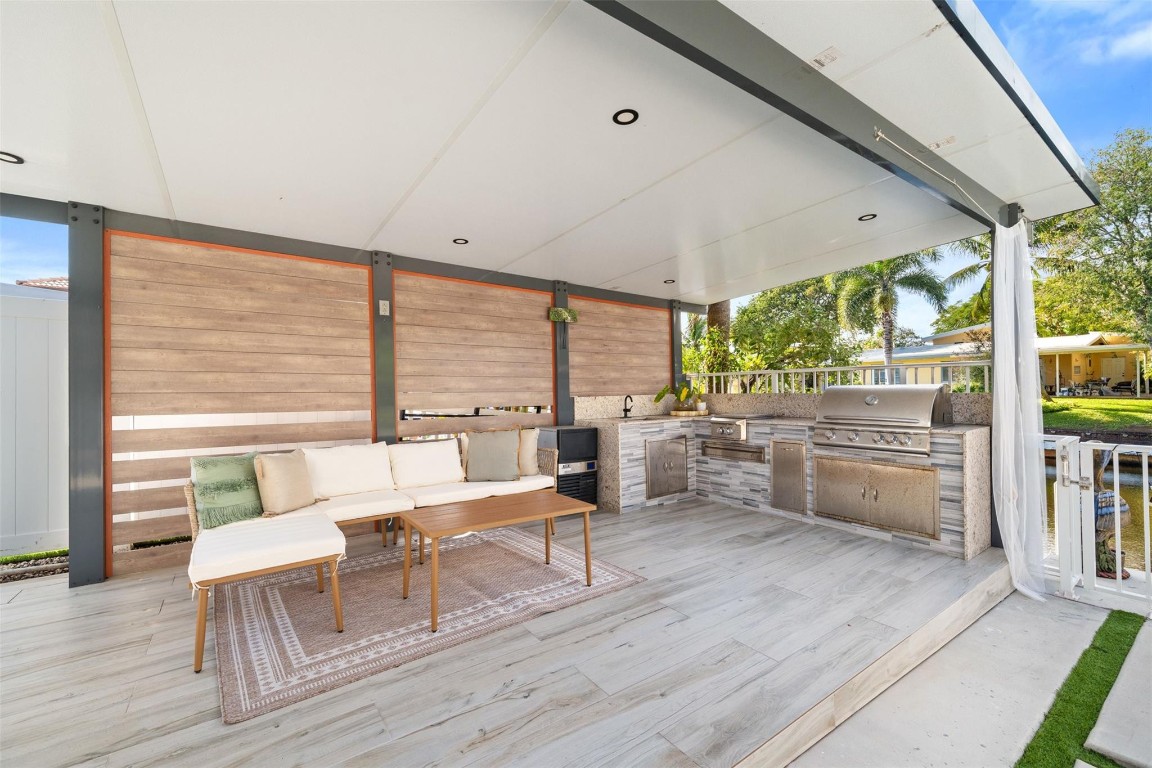 LAUDERDALE ISLES NO 2-BLK 7 - Residential