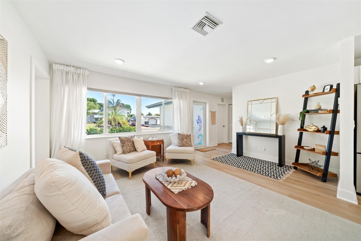 LAUDERDALE ISLES NO 2-BLK 7 - Residential