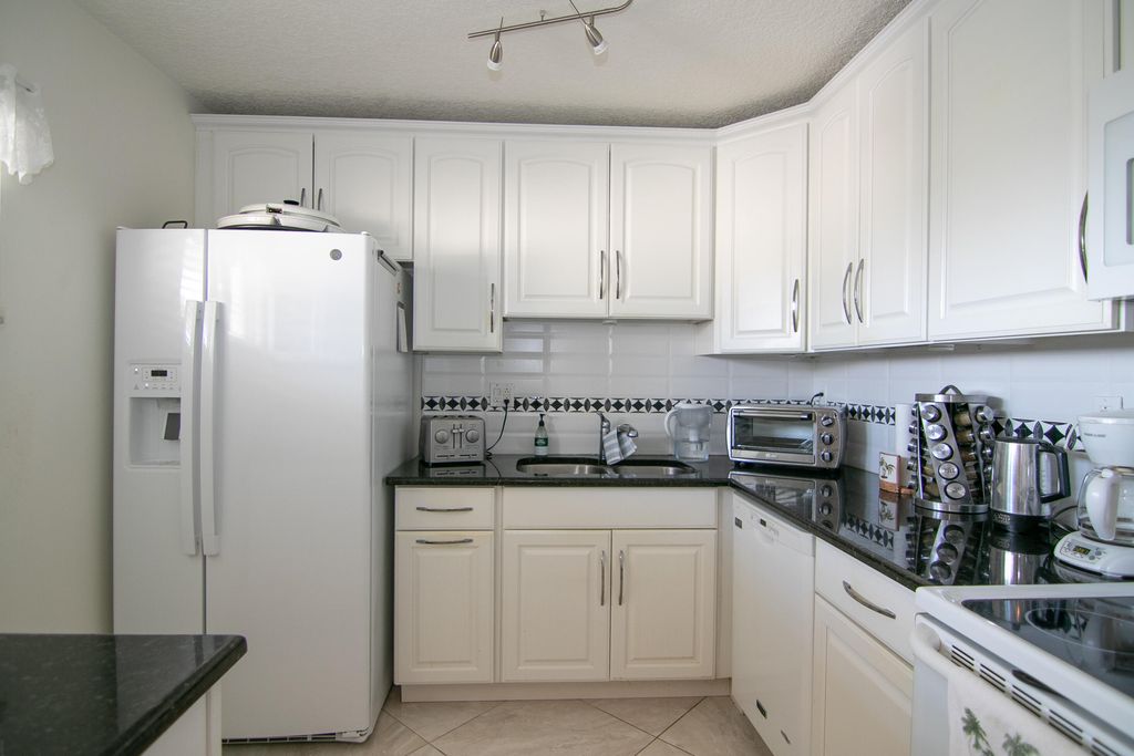 Photo of 2562 N Garden Drive N #308, Lake Worth, FL 33461 (MLS # R11168147)