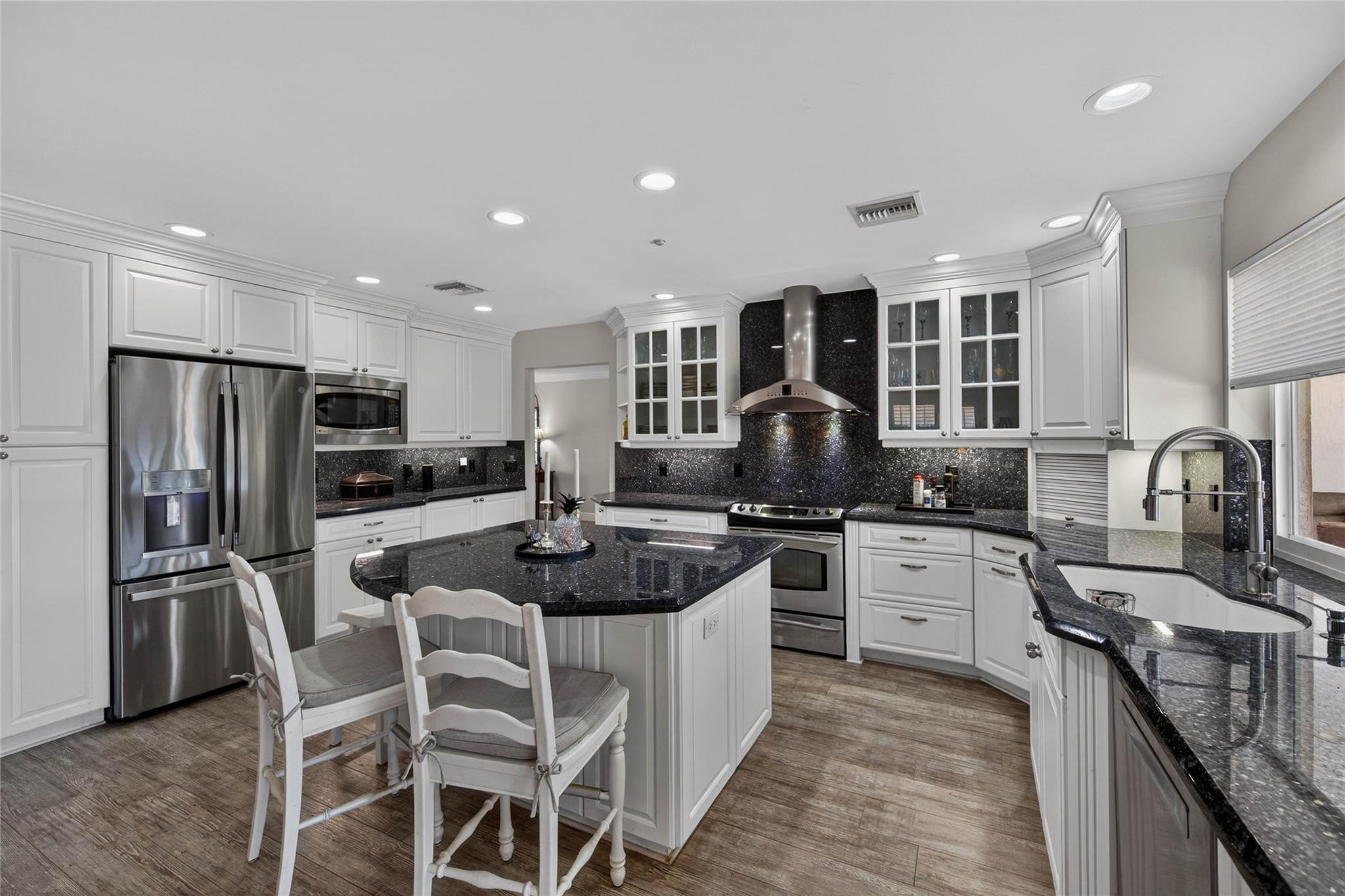 CORAL KEY VILLAS 8TH SEC - Residential