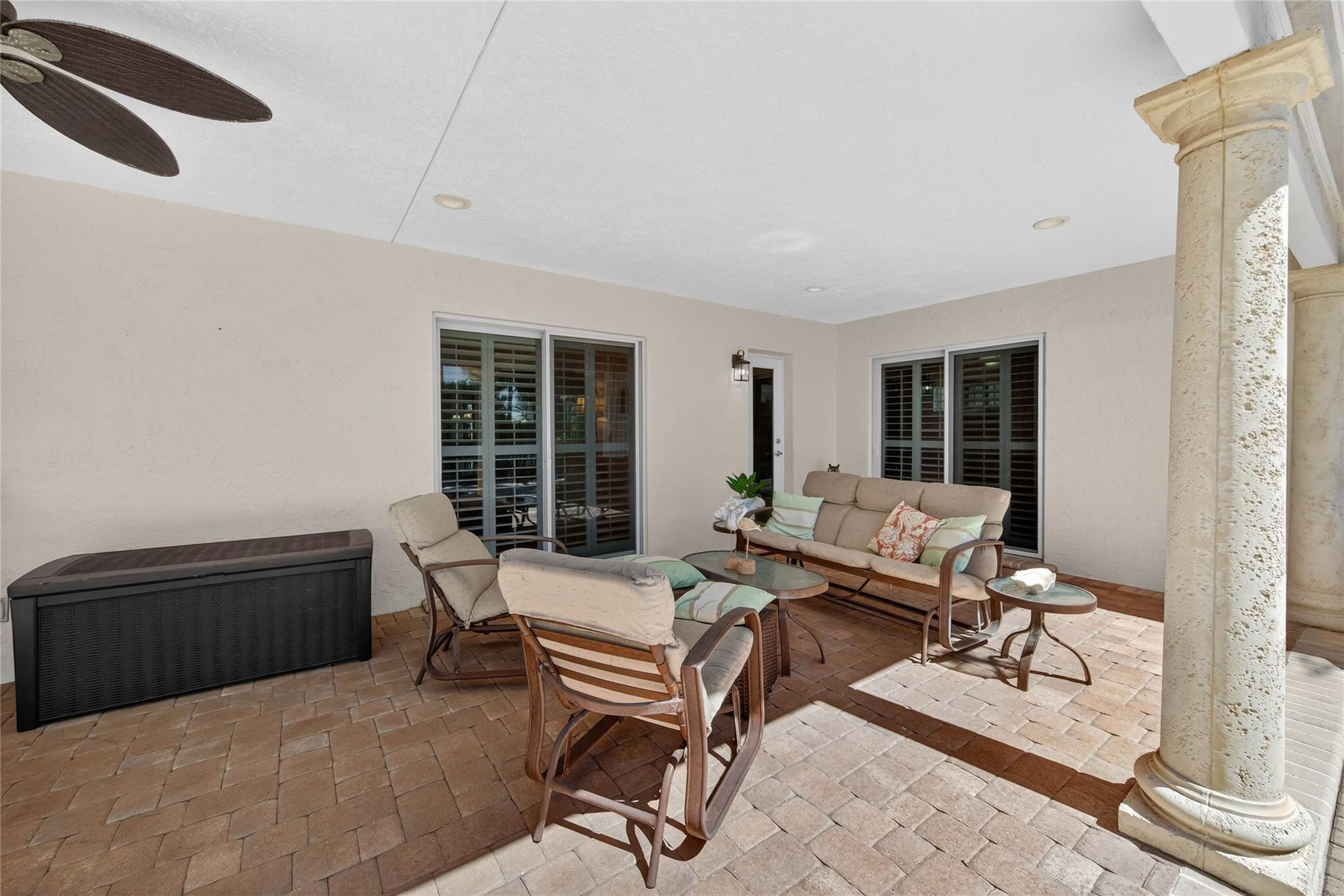 CORAL KEY VILLAS 8TH SEC - Residential