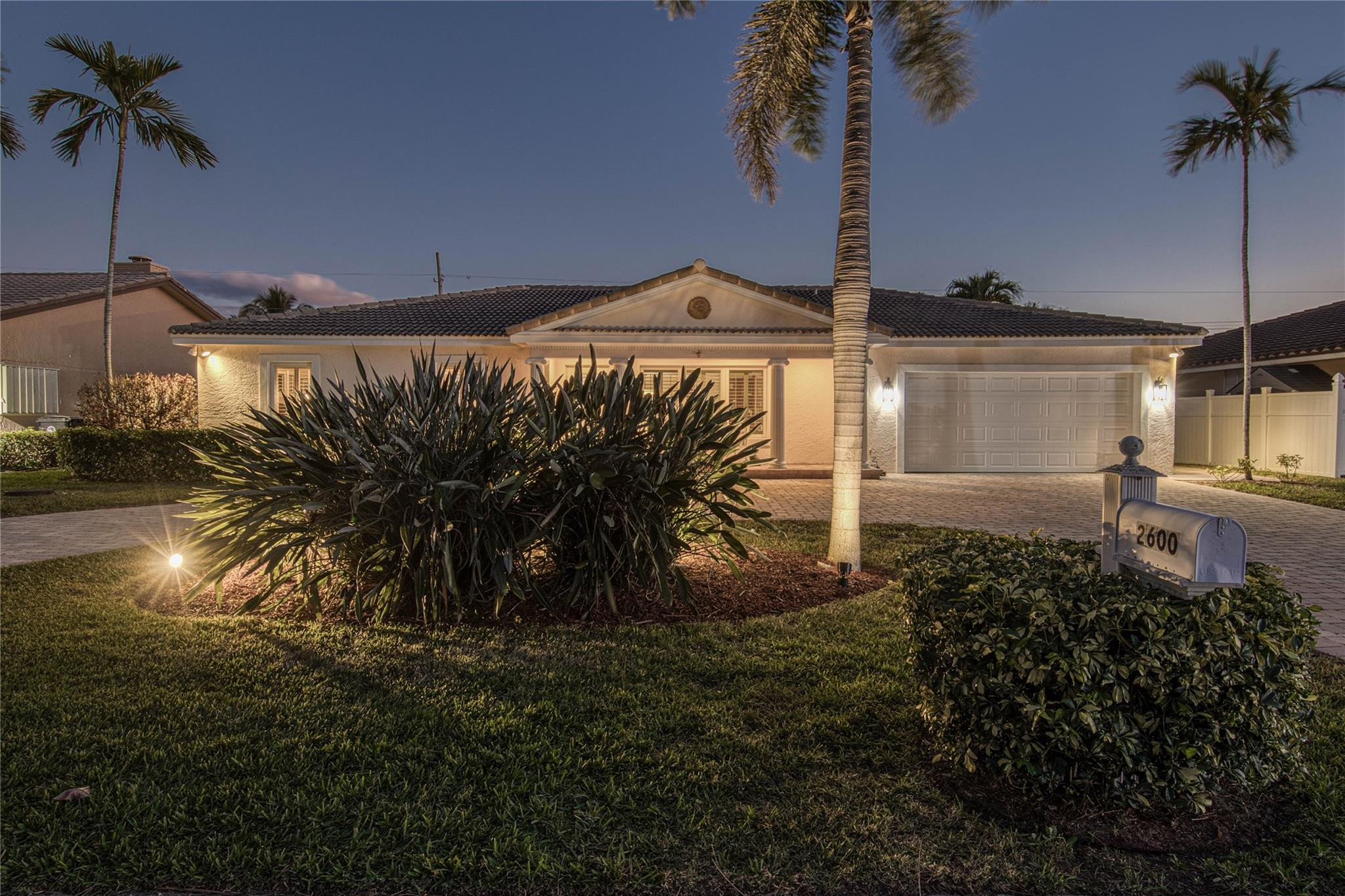 CORAL KEY VILLAS 8TH SEC - Residential