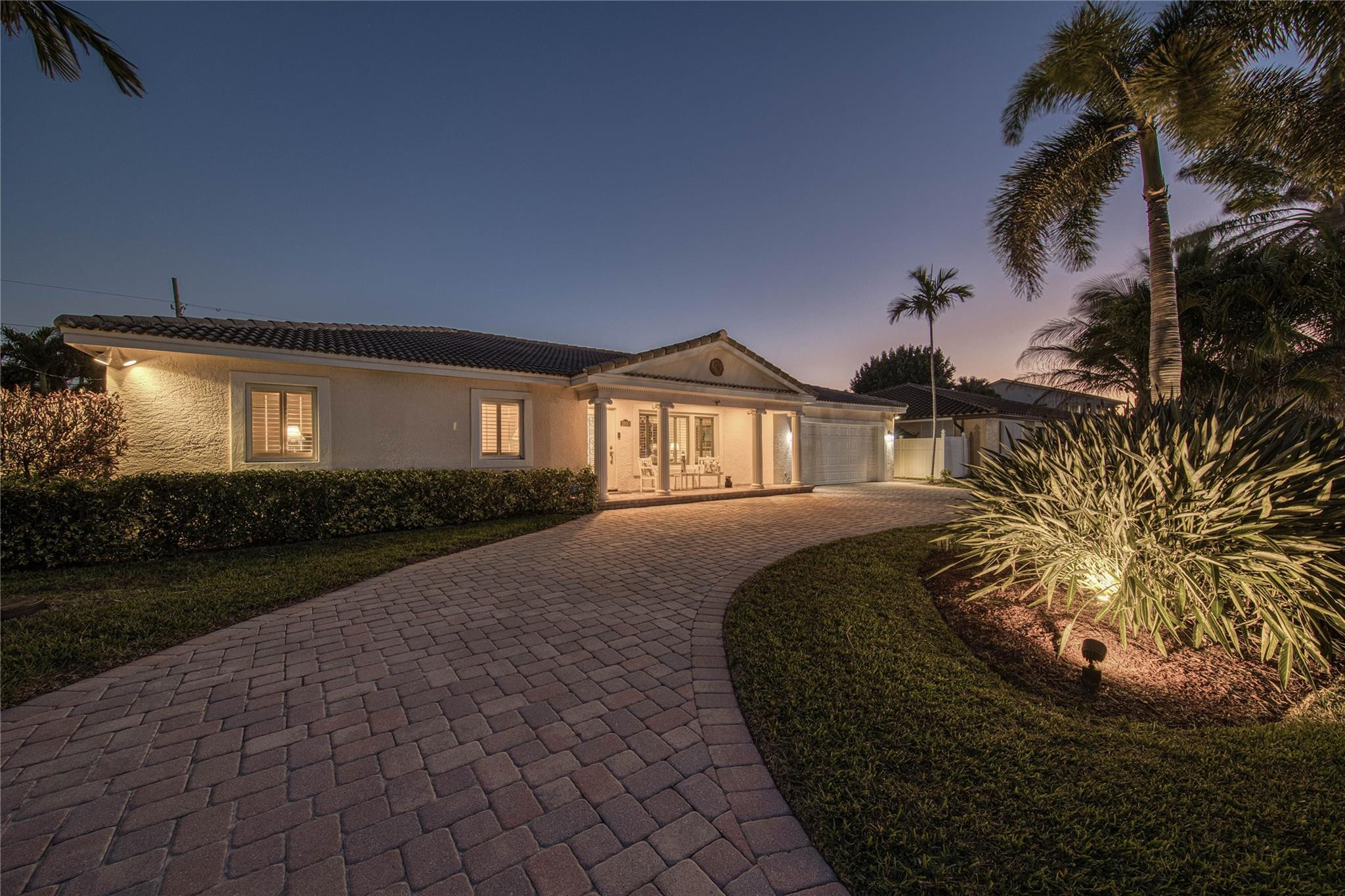 CORAL KEY VILLAS 8TH SEC - Residential