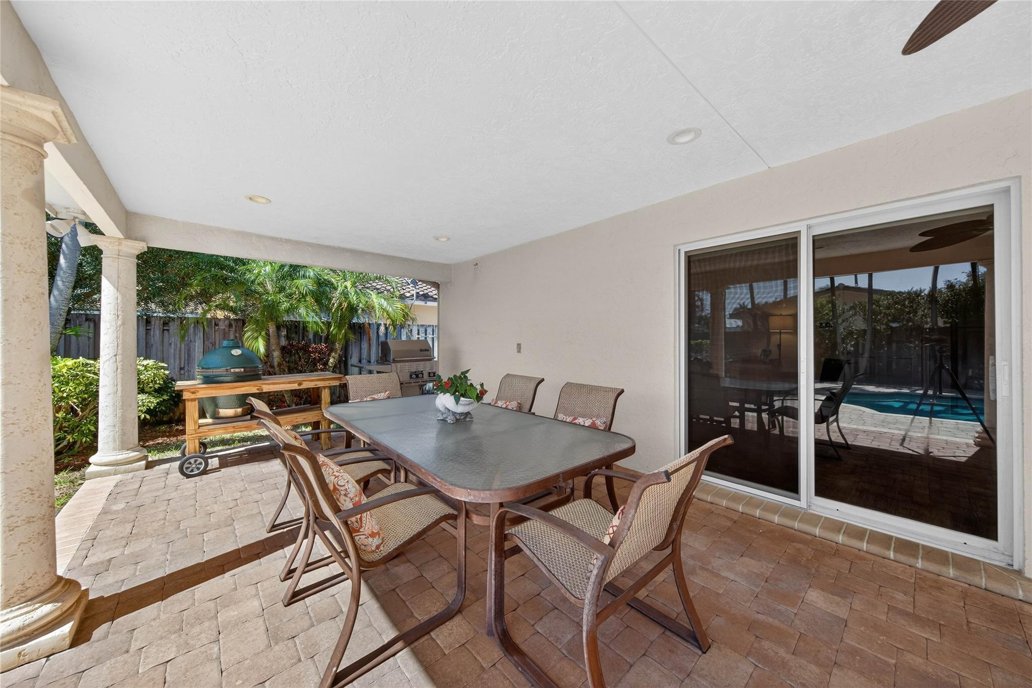 CORAL KEY VILLAS 8TH SEC - Residential