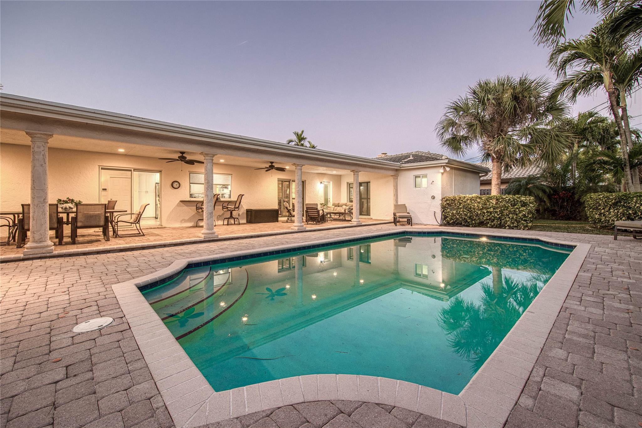 CORAL KEY VILLAS 8TH SEC - Residential