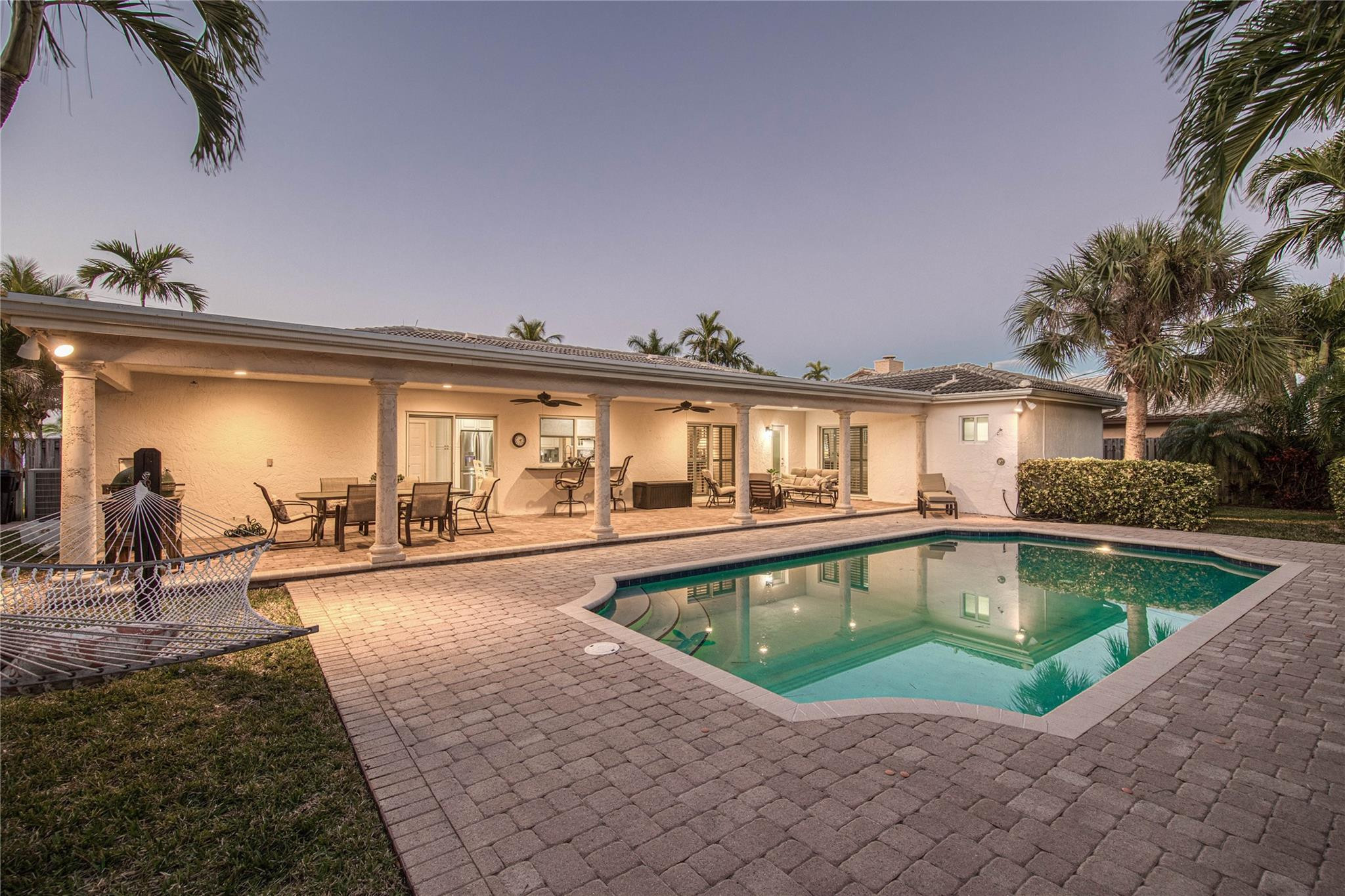 CORAL KEY VILLAS 8TH SEC - Residential