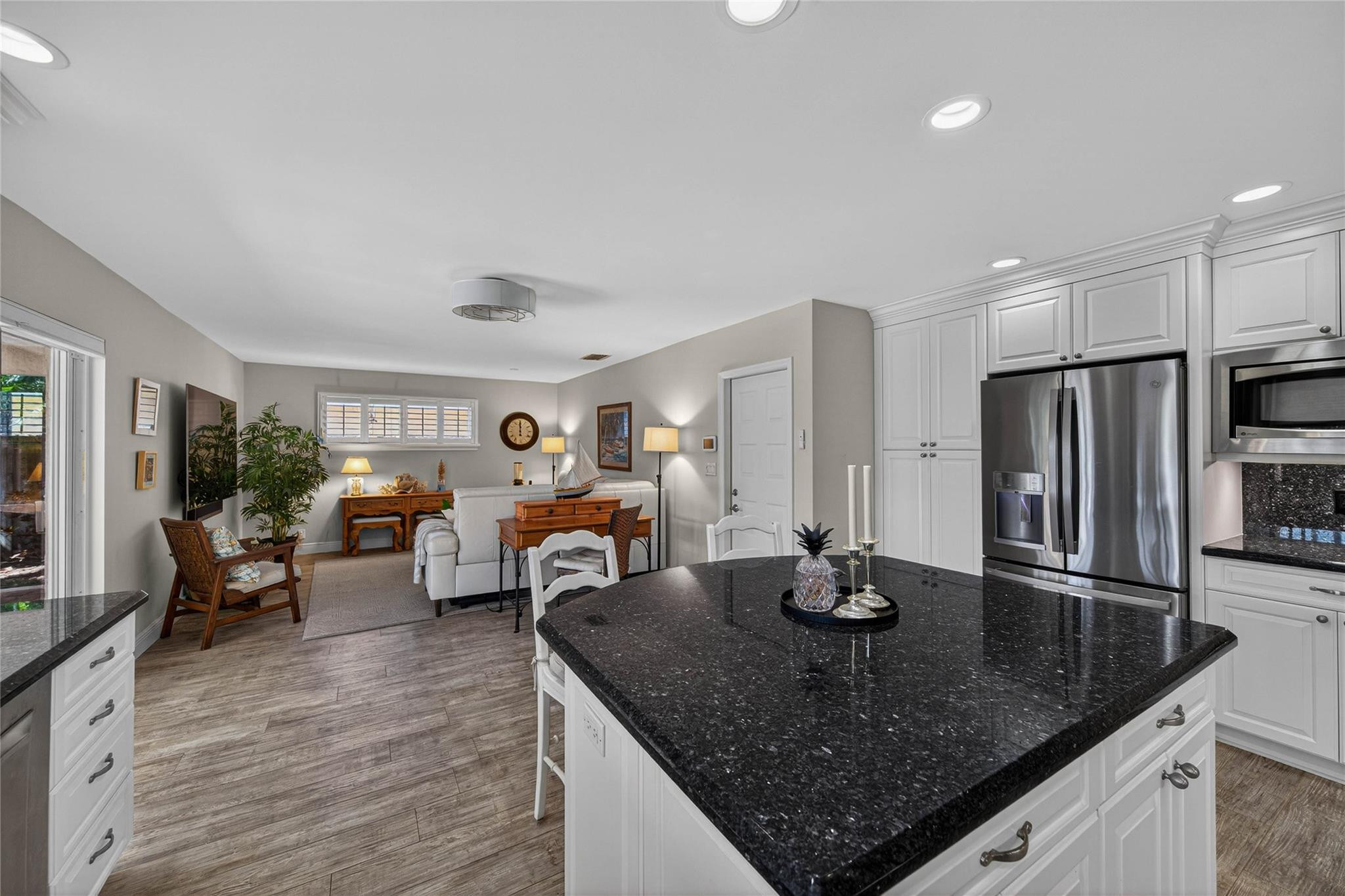 CORAL KEY VILLAS 8TH SEC - Residential