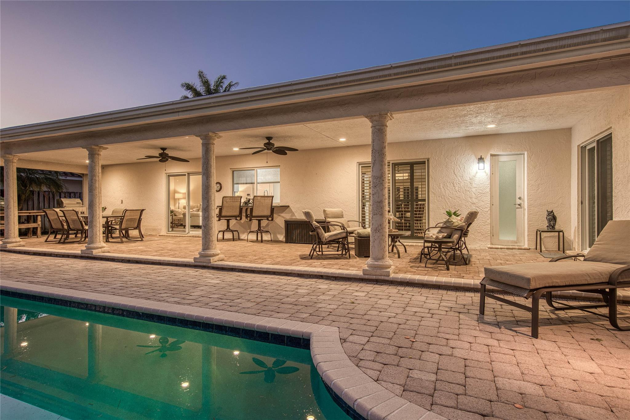 CORAL KEY VILLAS 8TH SEC - Residential