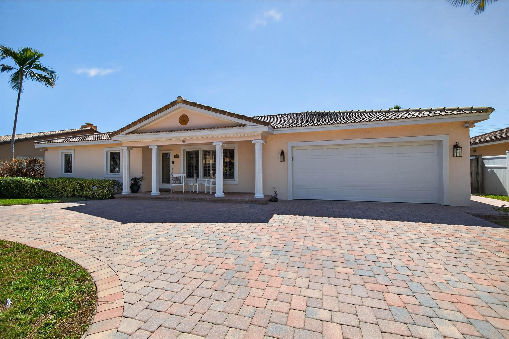 CORAL KEY VILLAS 8TH SEC - Residential