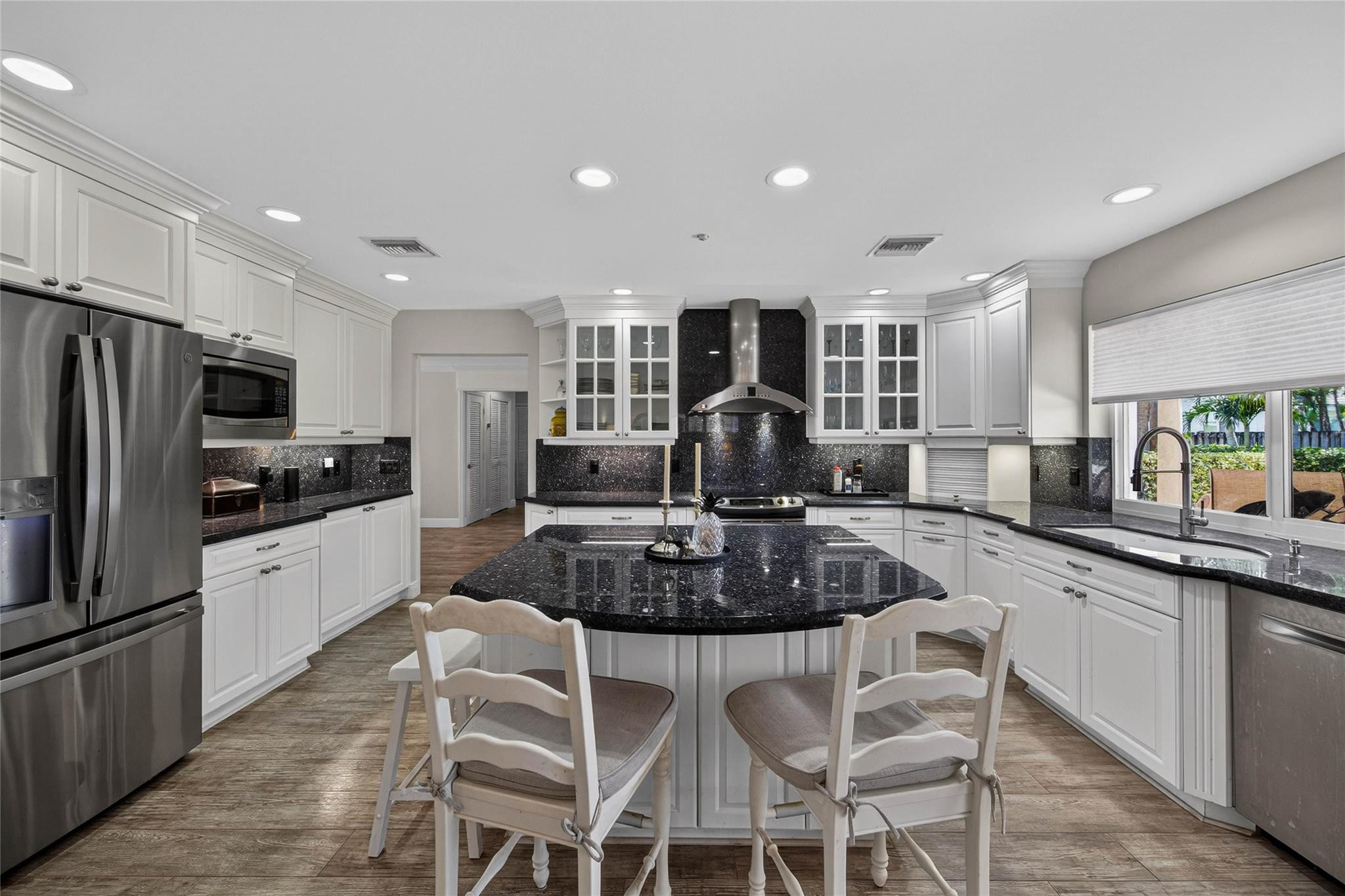 CORAL KEY VILLAS 8TH SEC - Residential