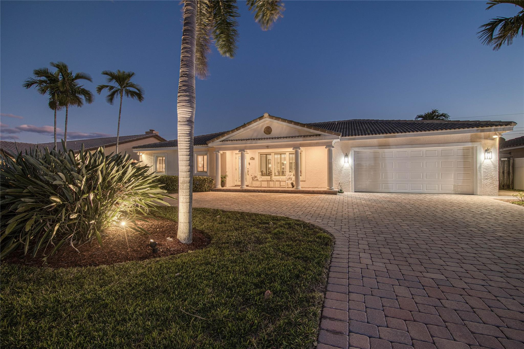 CORAL KEY VILLAS 8TH SEC - Residential