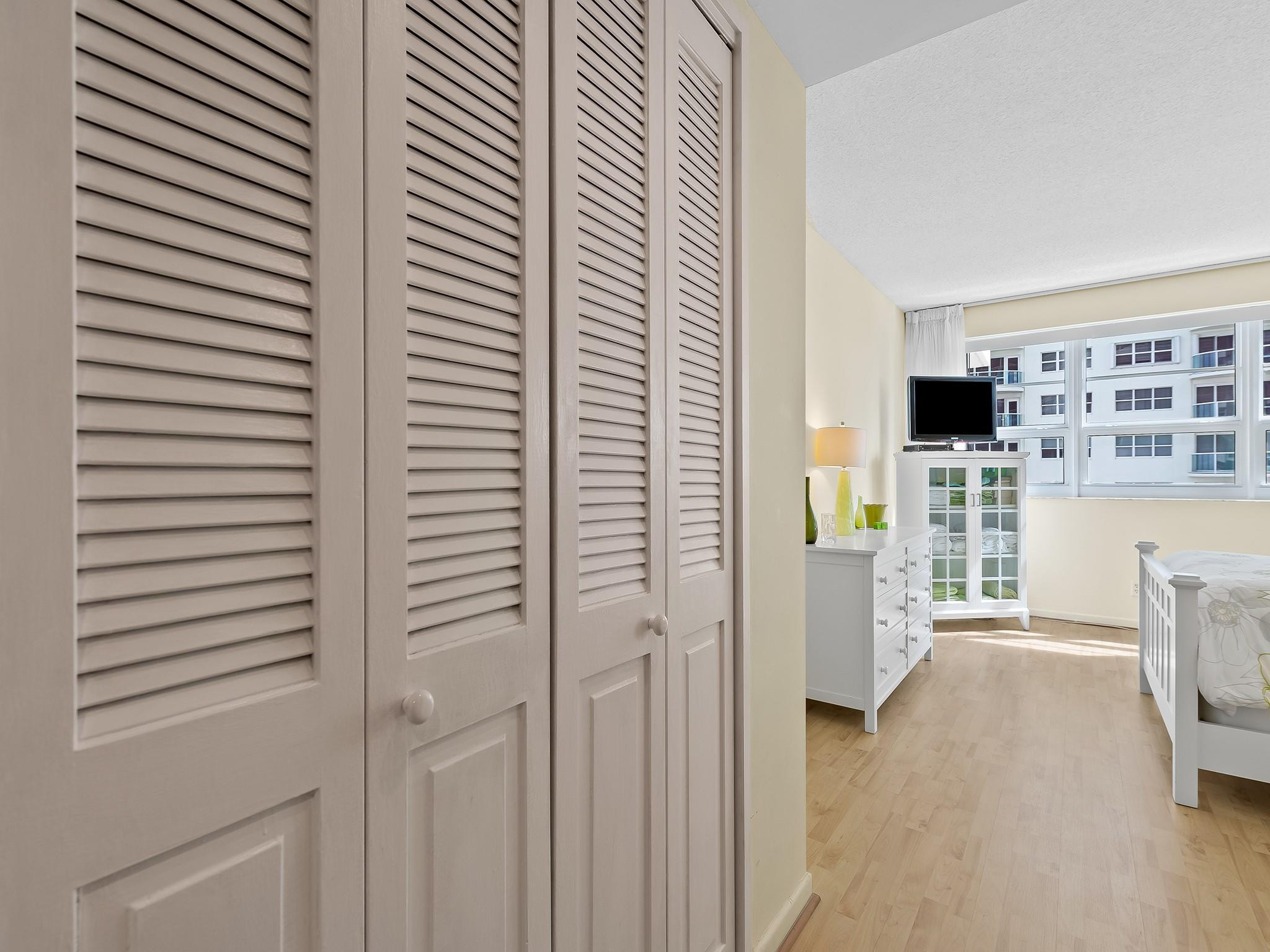 THE COMMODORE - Residential