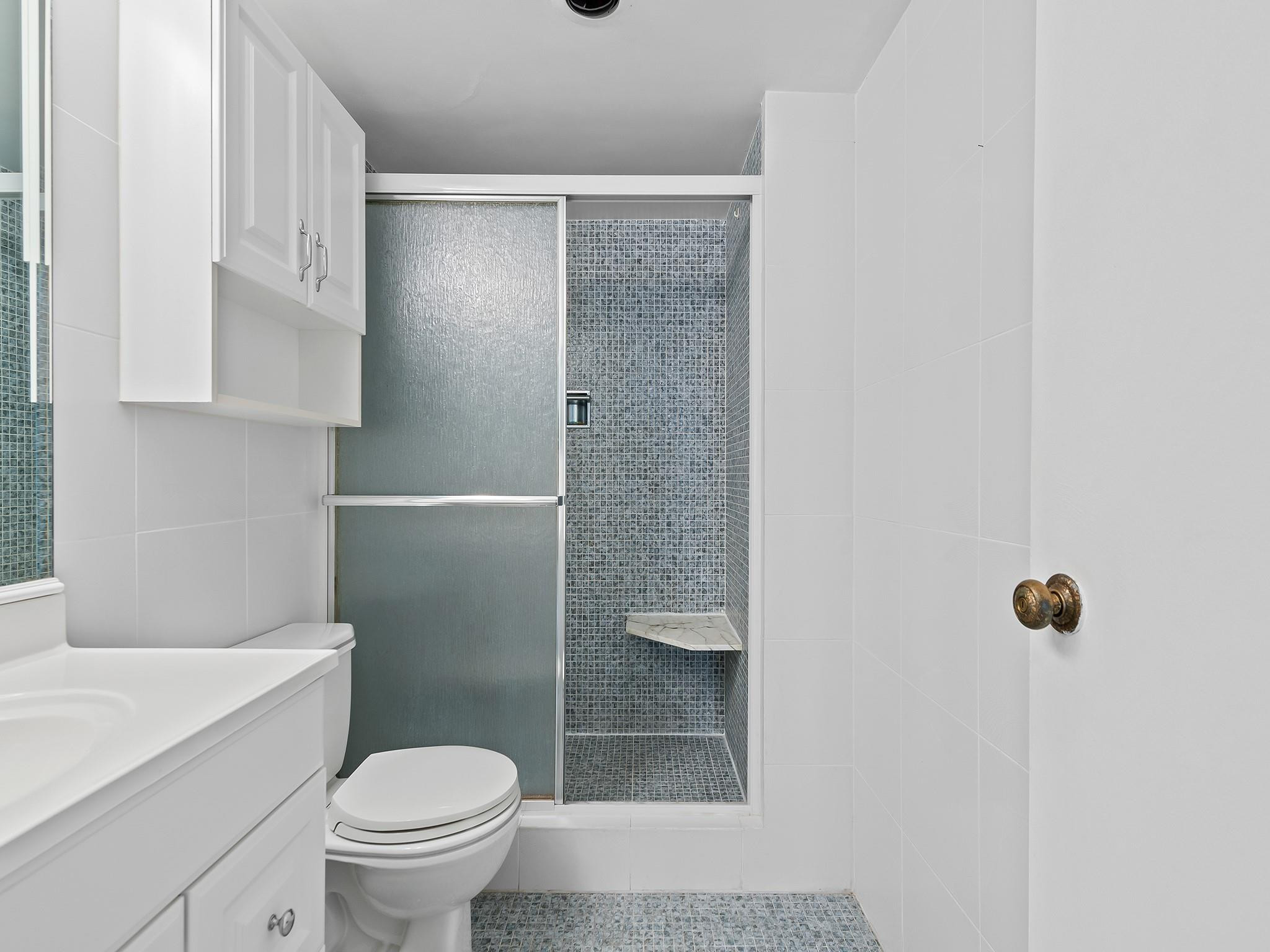 THE COMMODORE - Residential