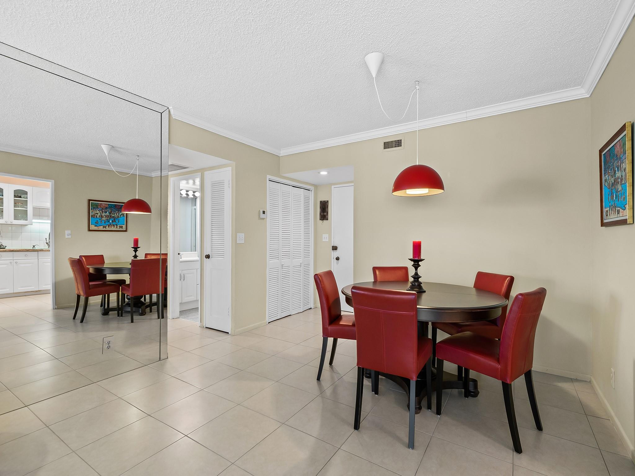 THE COMMODORE - Residential