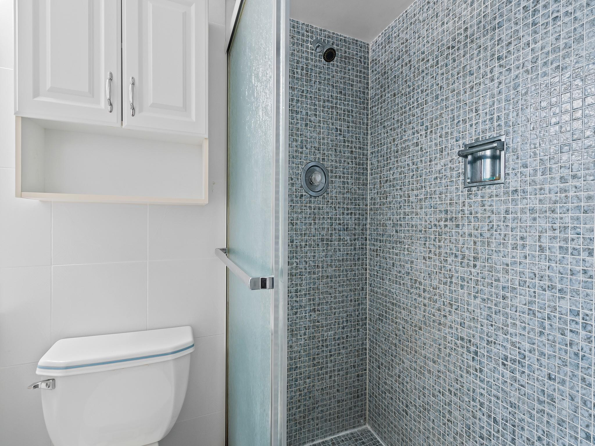 THE COMMODORE - Residential