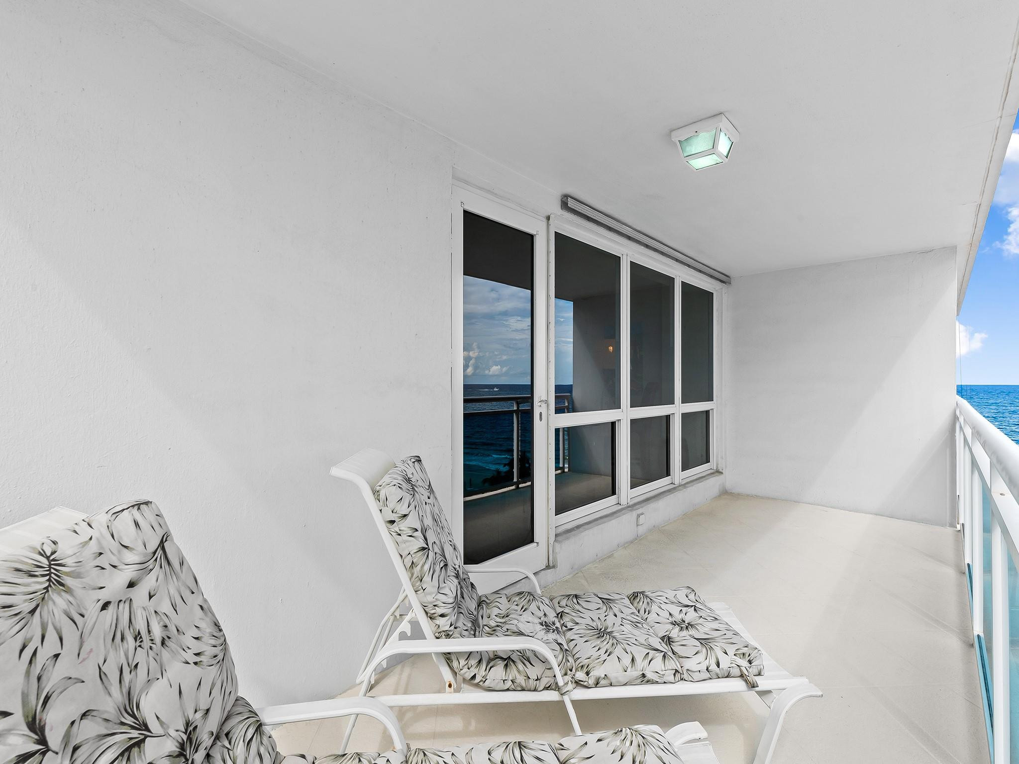 THE COMMODORE - Residential