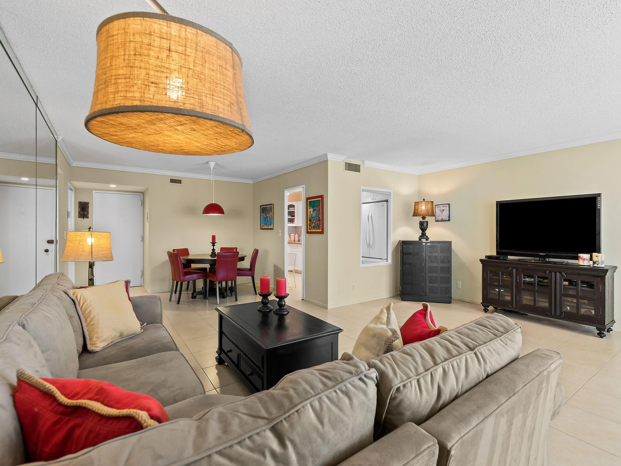 THE COMMODORE - Residential