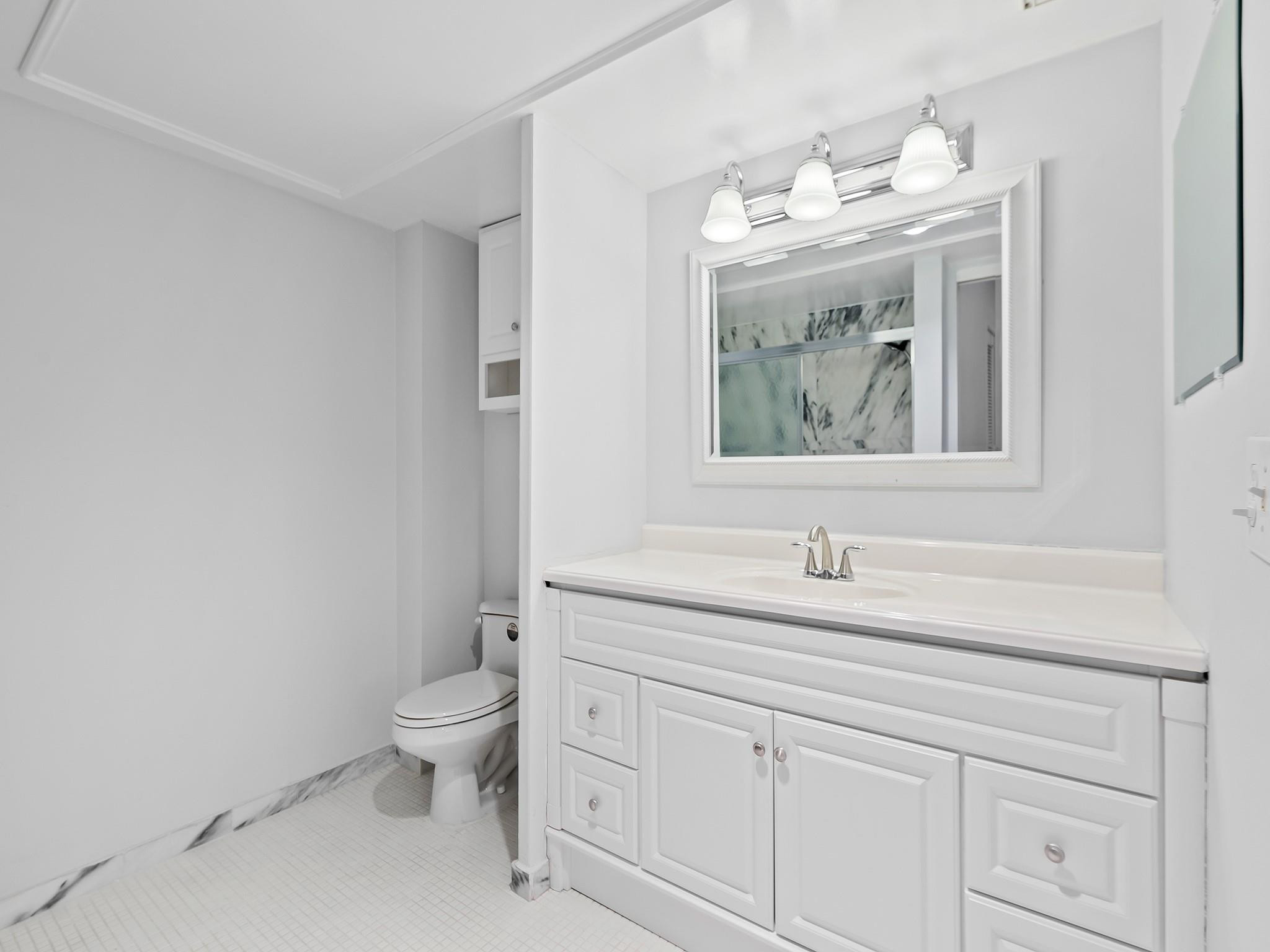 THE COMMODORE - Residential