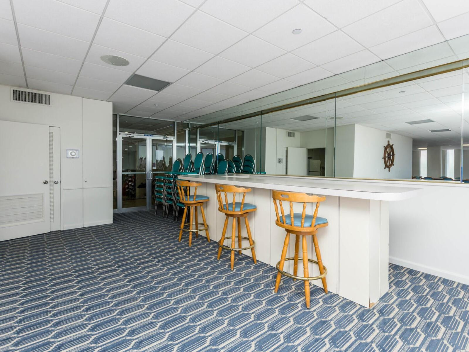 THE COMMODORE - Residential