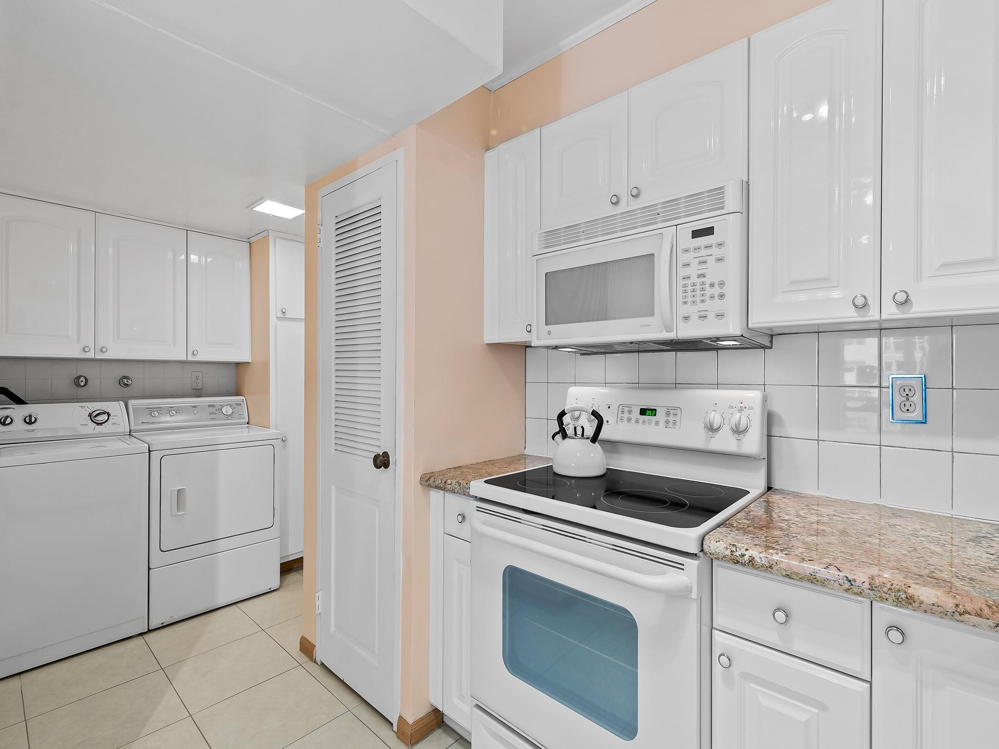 THE COMMODORE - Residential