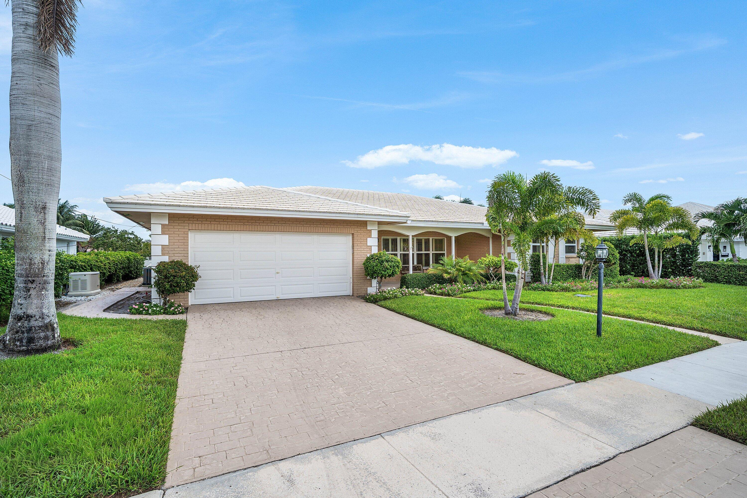 1338 Cypress Way, Boca Raton, FL, 33486/$1,999,000 4 1338 Cypress Way