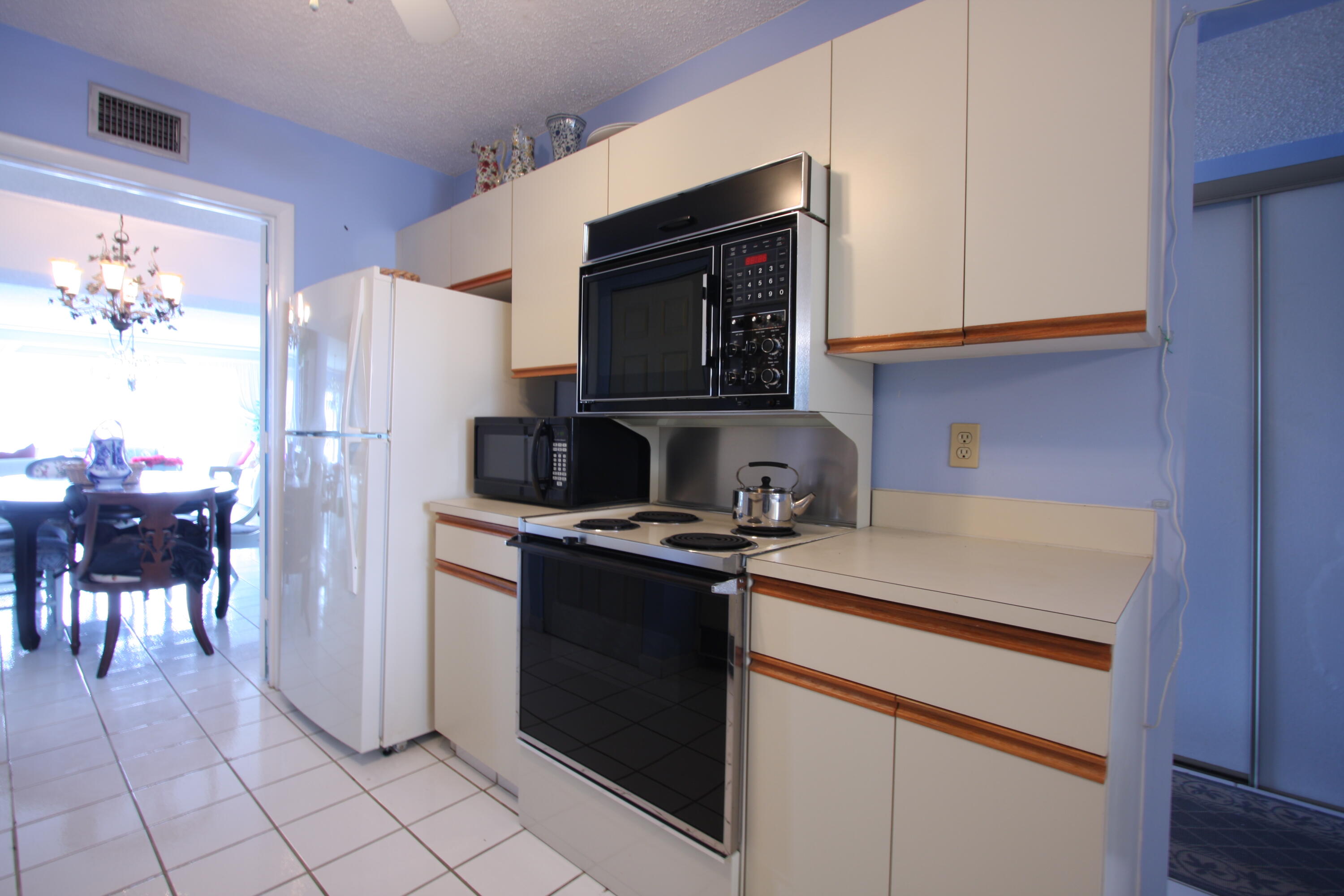 6768 N 10th Avenue N 303