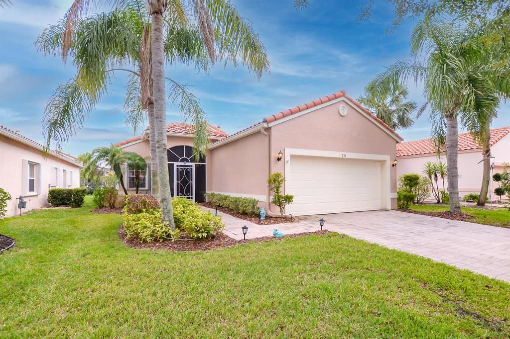 Photo of 331 NW Breezy Point Loop, Port Saint Lucie, FL 34986 (MLS # R10714246)