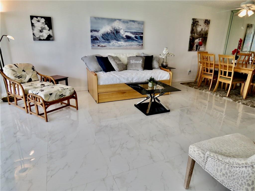 PALM AIRE COUNTRY CLUB - Residential