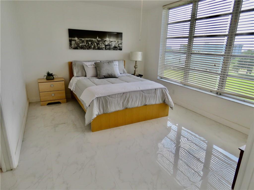 PALM AIRE COUNTRY CLUB - Residential