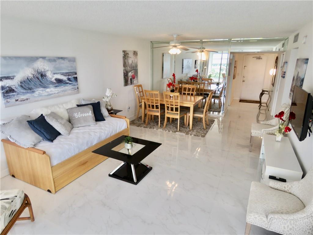 PALM AIRE COUNTRY CLUB - Residential