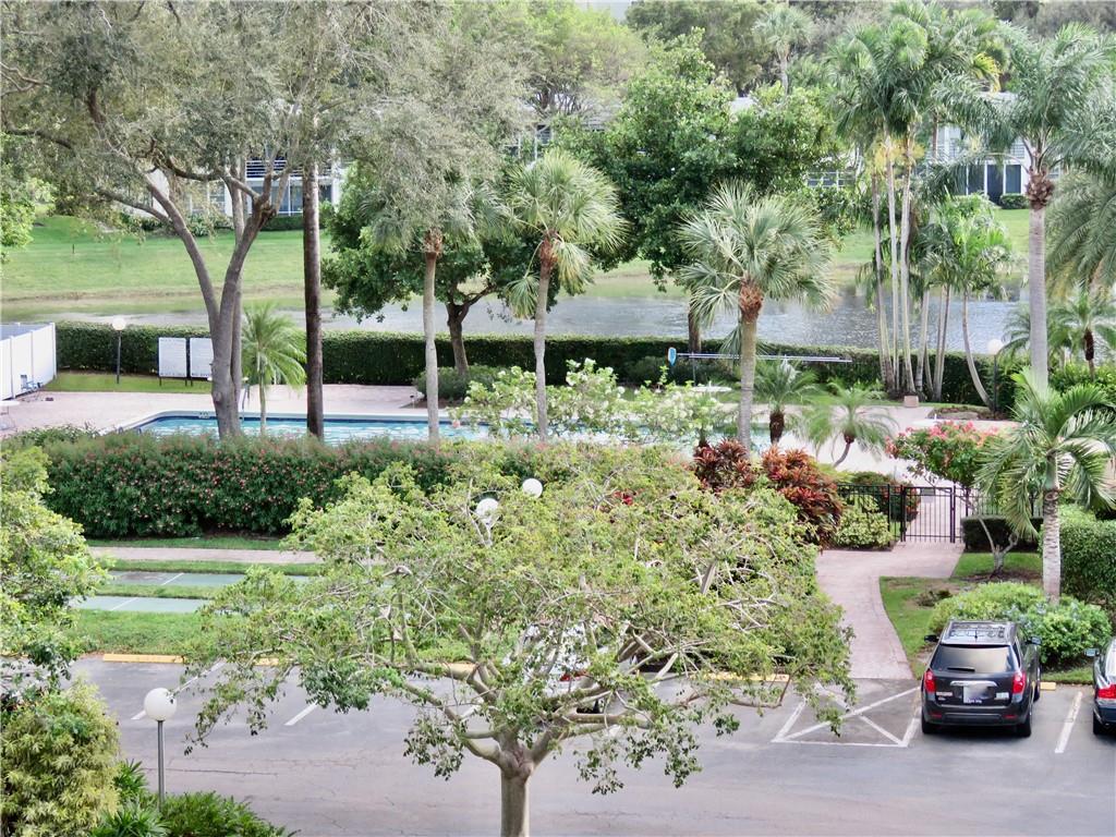PALM AIRE COUNTRY CLUB - Residential