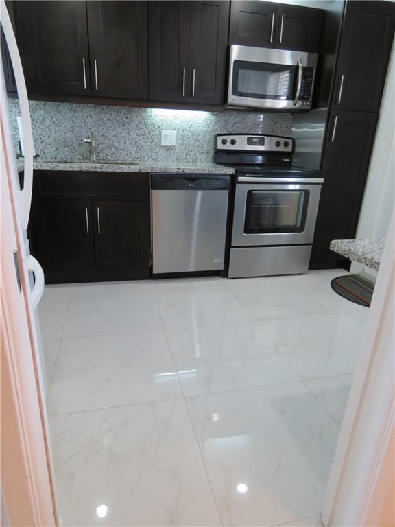 PALM AIRE COUNTRY CLUB - Residential