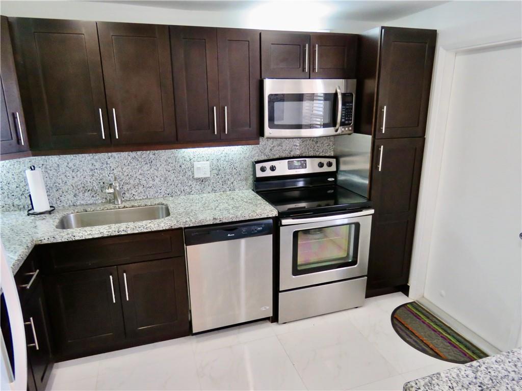 PALM AIRE COUNTRY CLUB - Residential