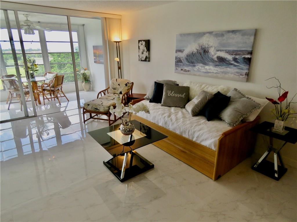 PALM AIRE COUNTRY CLUB - Residential