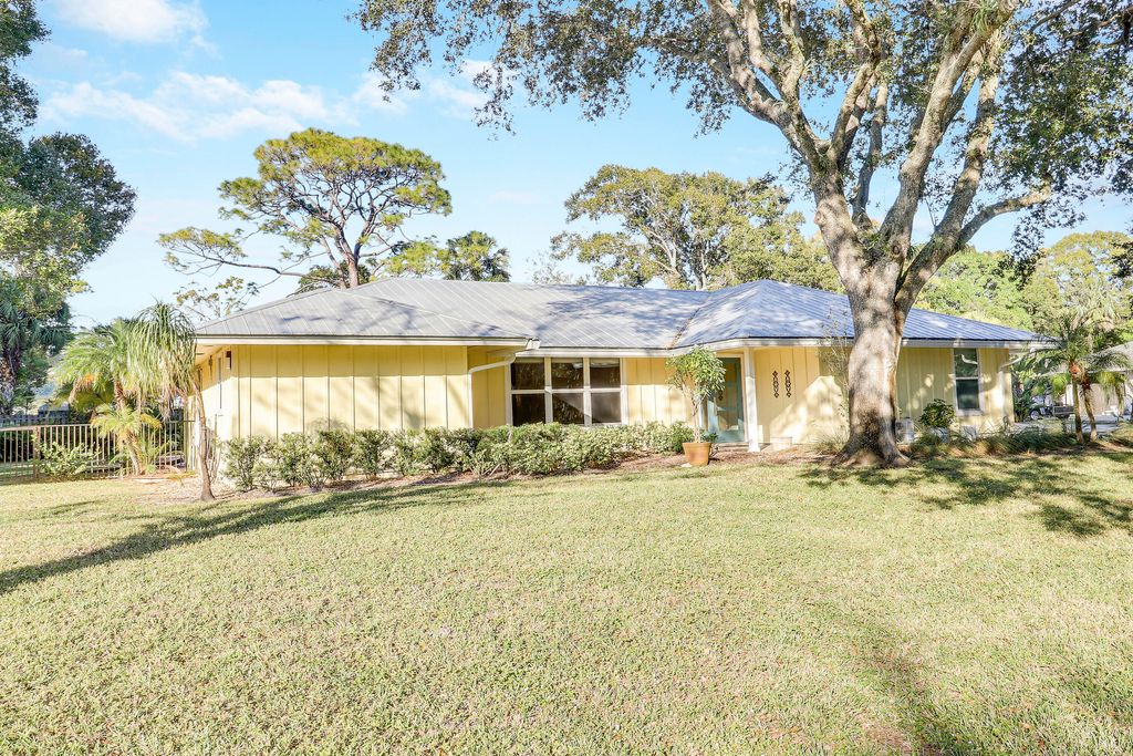 Photo of 5775 Set N Sun Place N, Jupiter, FL 33458 (MLS # R11148891)