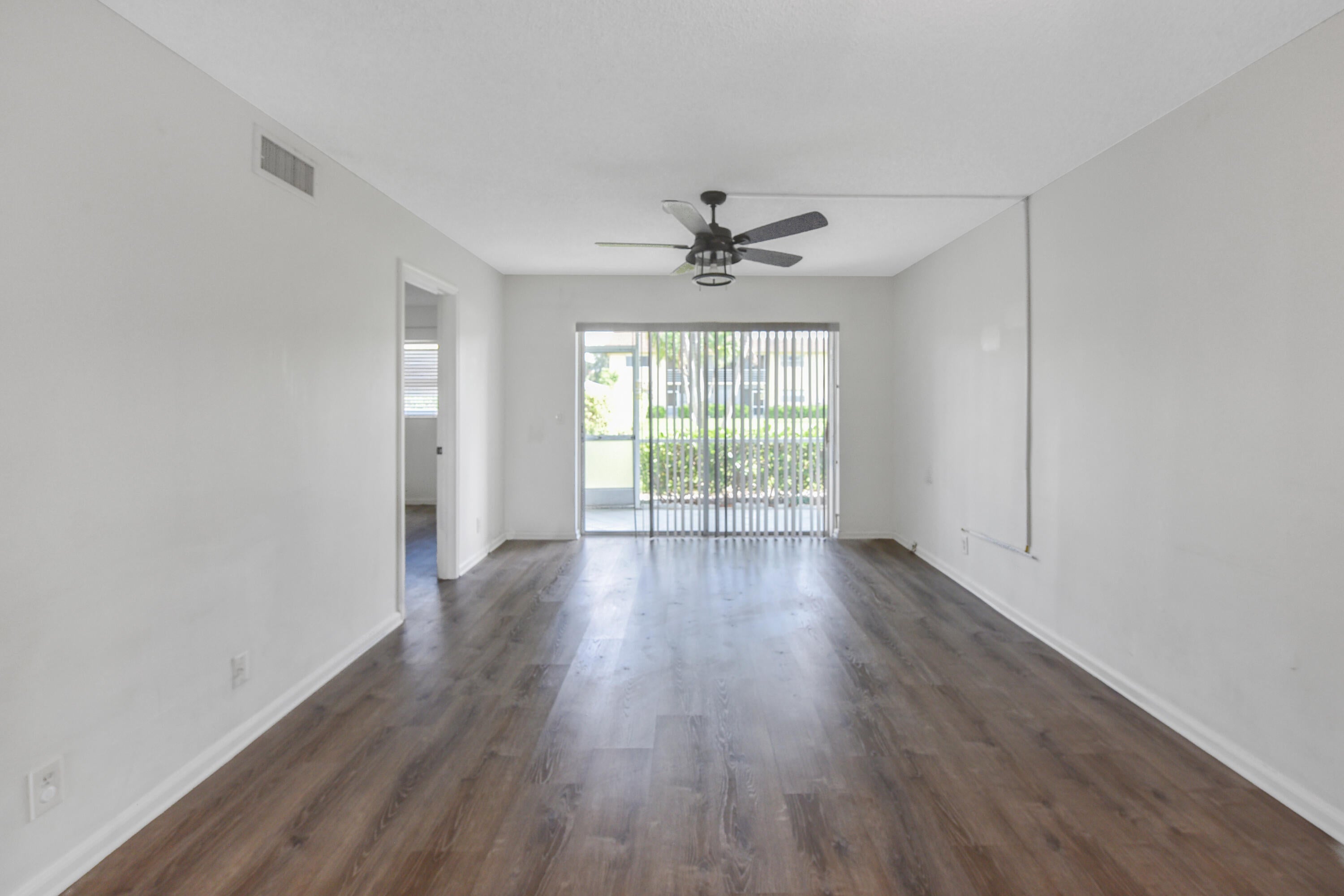 9851 Sandalfoot Boulevard 210