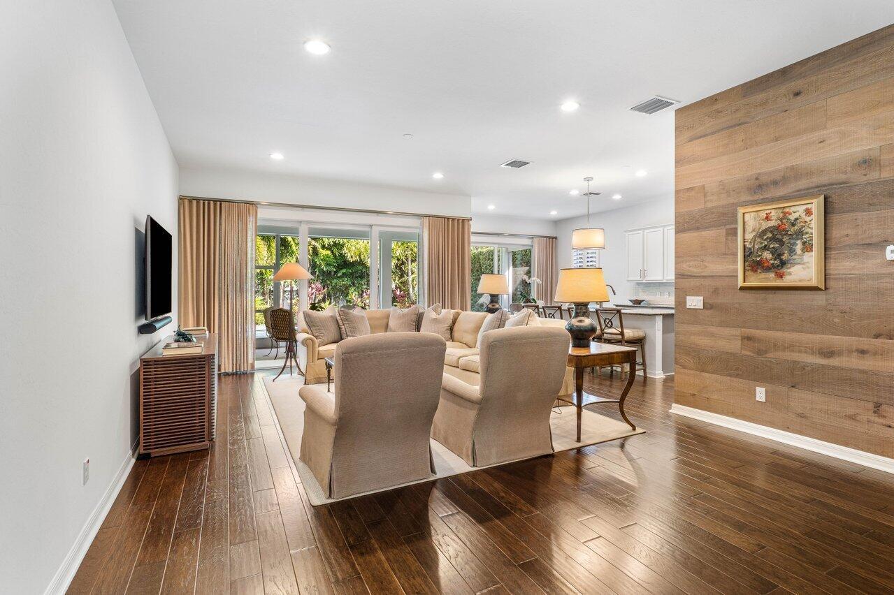 1367 Dakota Drive