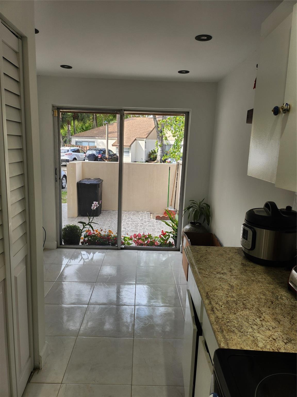 townhouses of jacaranda - Residential