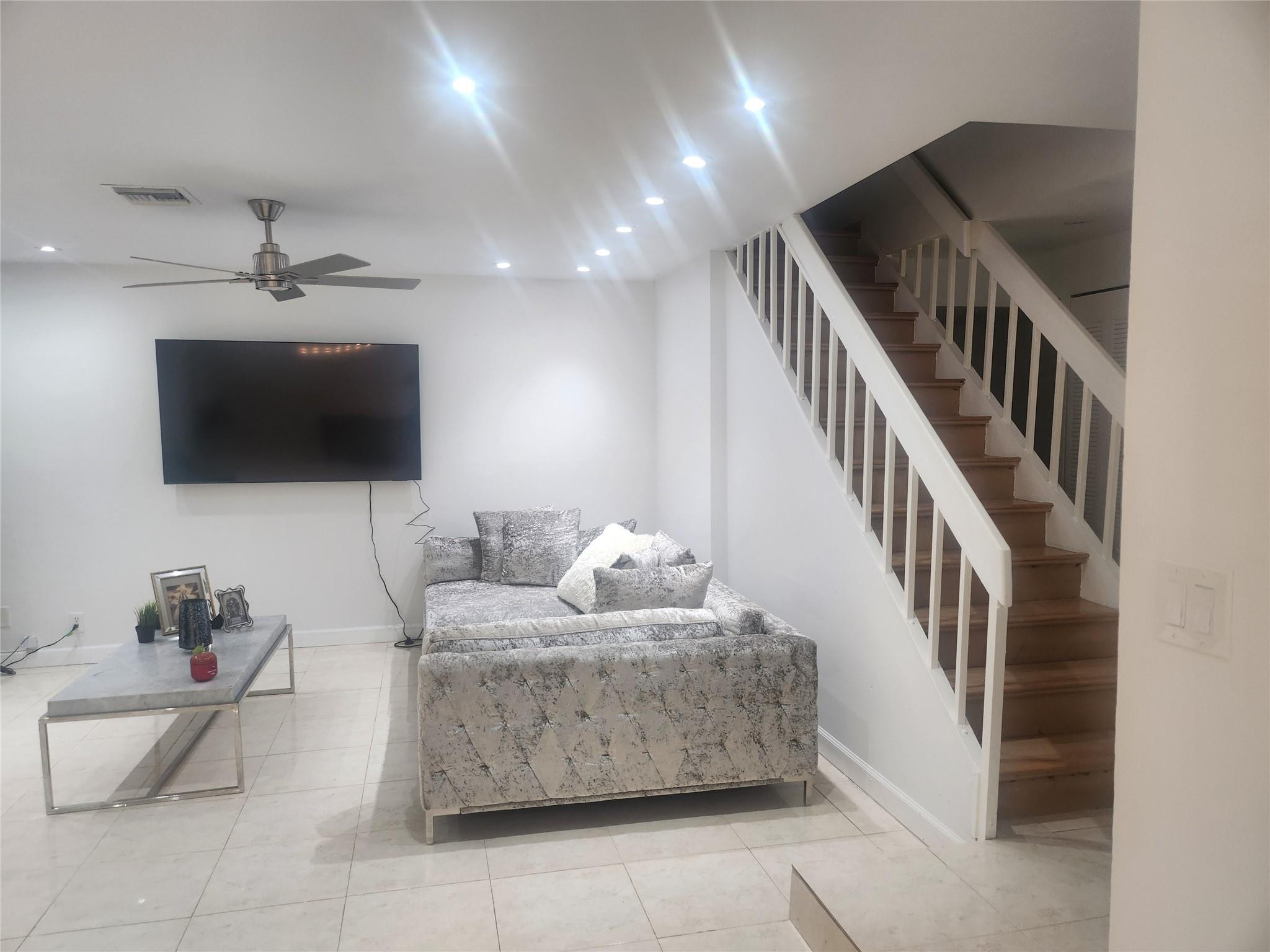 townhouses of jacaranda - Residential