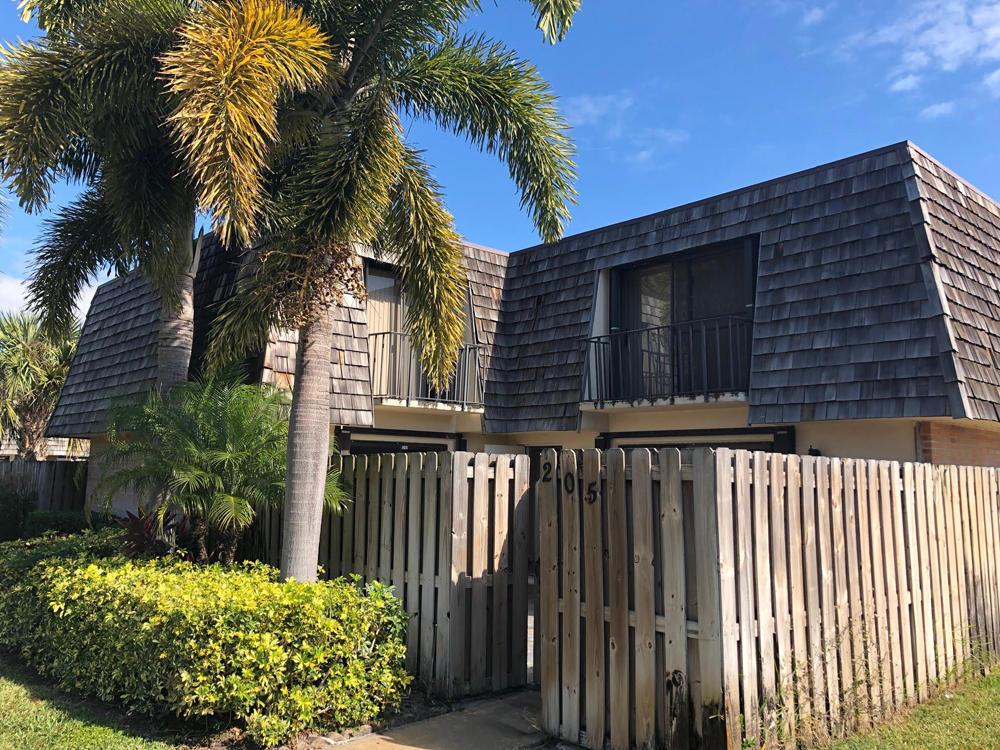 LAKEWOOD OF PALM SPRINGS - Residential Lease