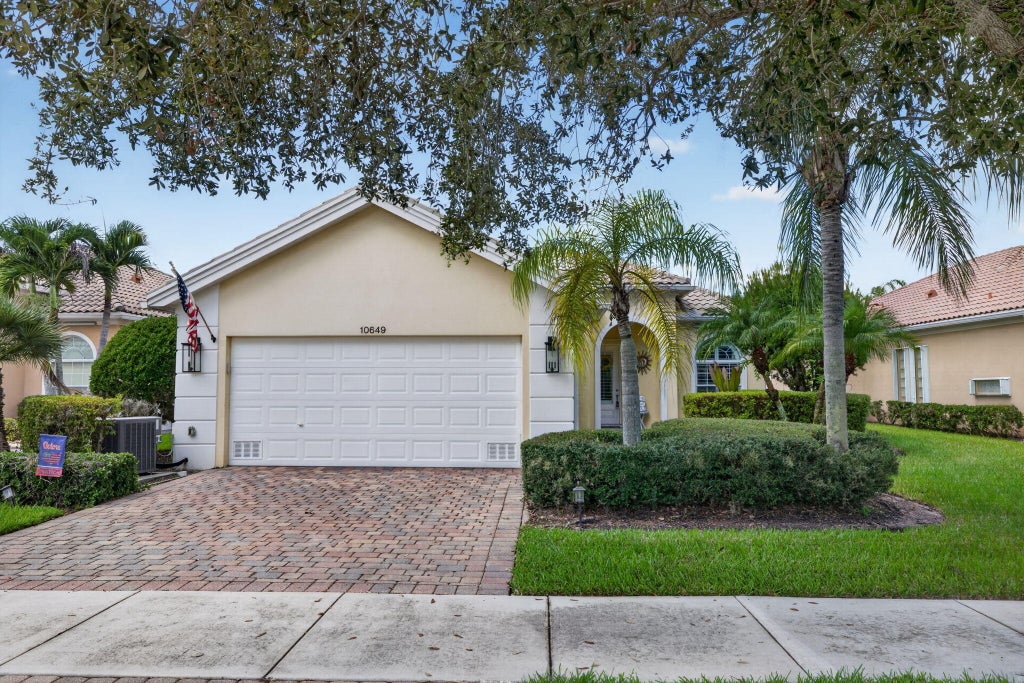 Photo of 10649 SW STRATTON Drive, Port Saint Lucie, FL 34987 (MLS # B26091360)