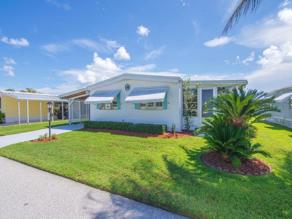 212 NE Forrest Court