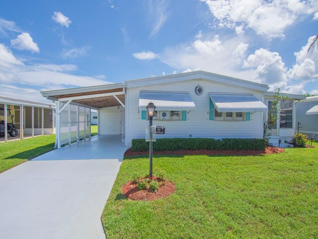 212 NE Forrest Court