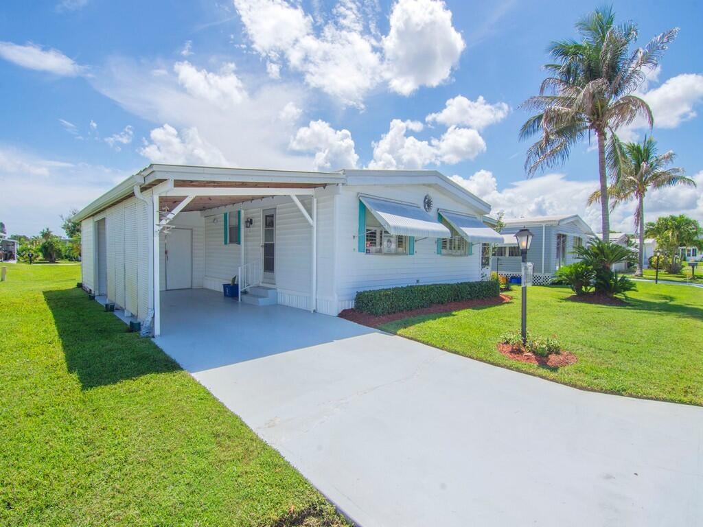 212 NE Forrest Court