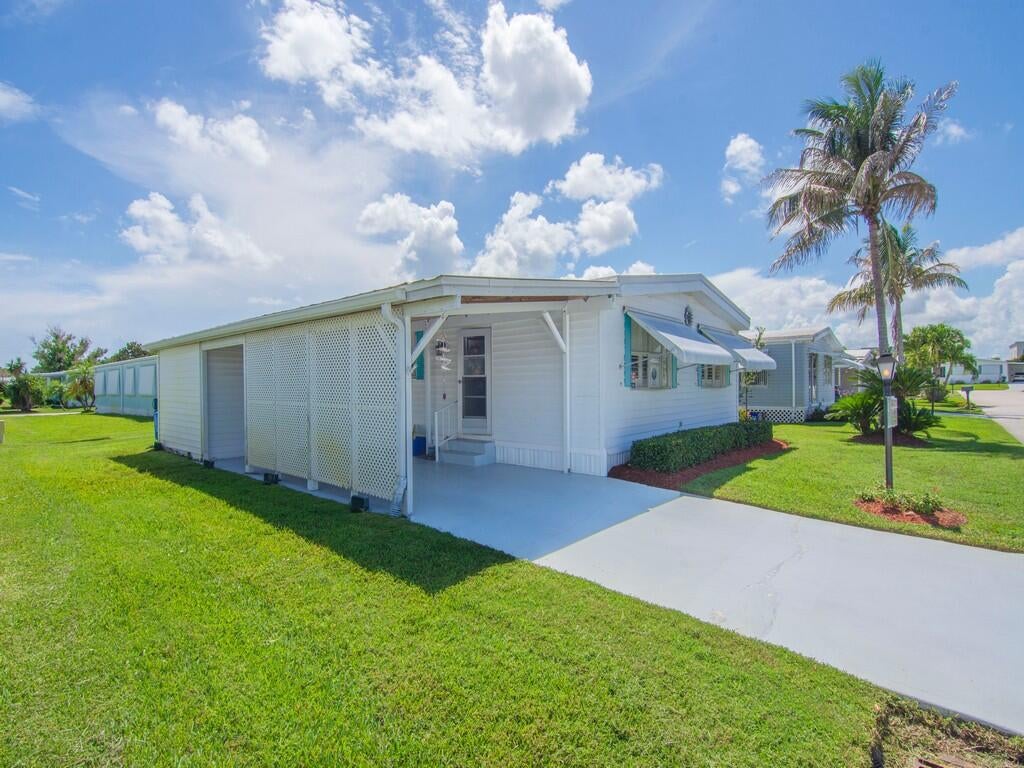 212 NE Forrest Court