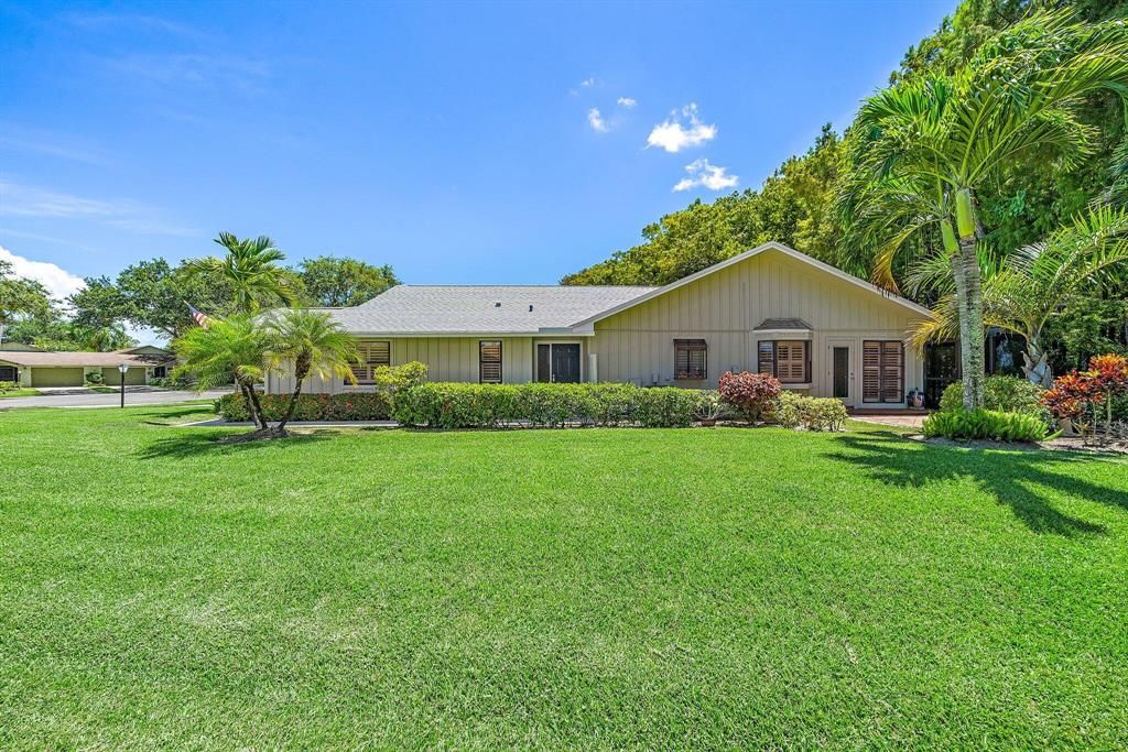 Photo of 13002 SE Cog Hill Court, Hobe Sound, FL 33455 (MLS # R10886575)
