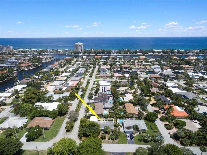 Build your dream home on this amazing corner lot located in the Lighthouse Point Lake Placid neighborhood. Situated next to Frank McDonough Park and LHP Tennis Center, the possibilities are endless. Just minutes to the Lighhouse Point Marina, Nauti Dawg Restaurant, Publix, Whole Foods and much more!