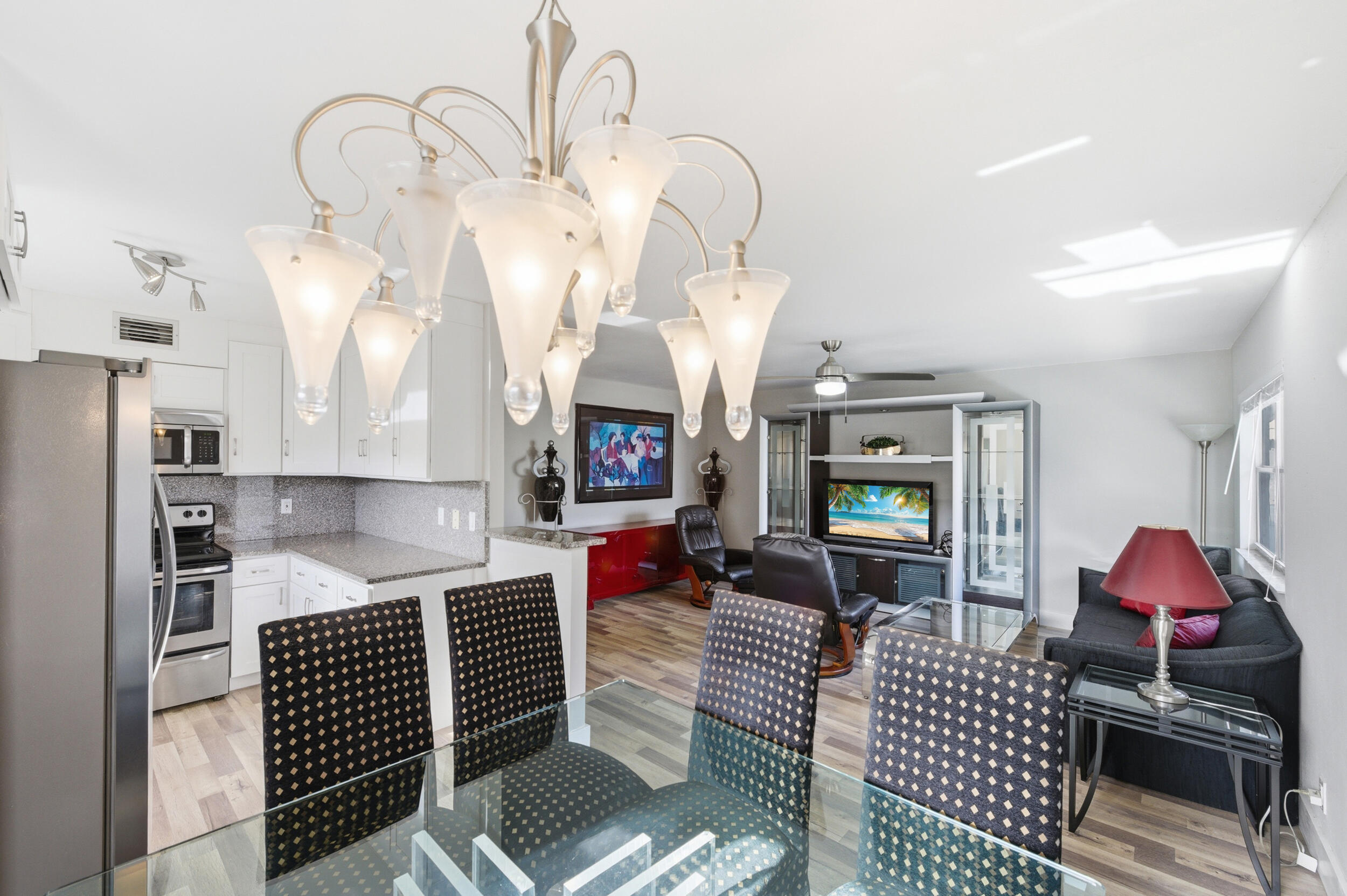 KINGS POINT - Residential