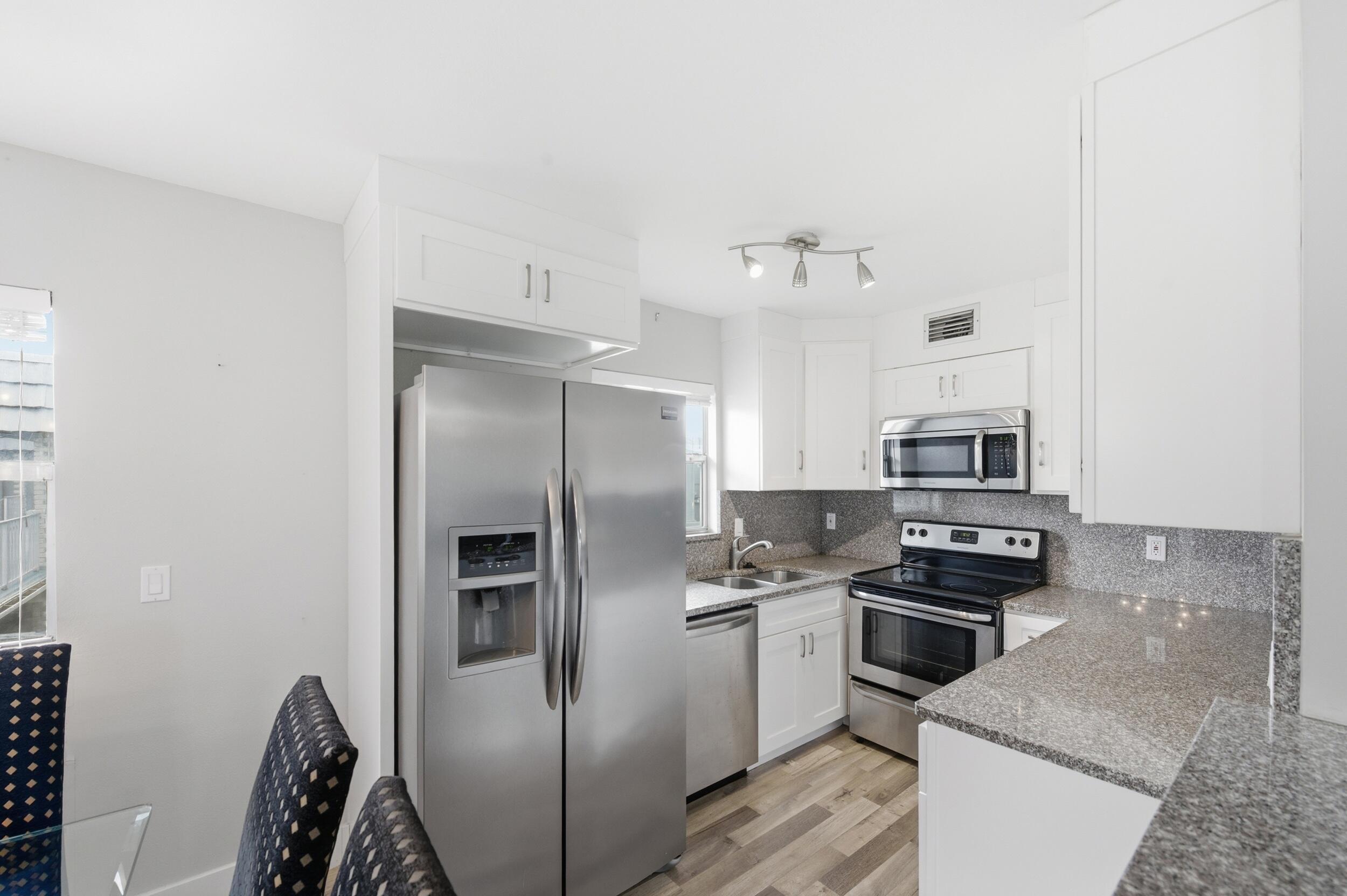 KINGS POINT - Residential