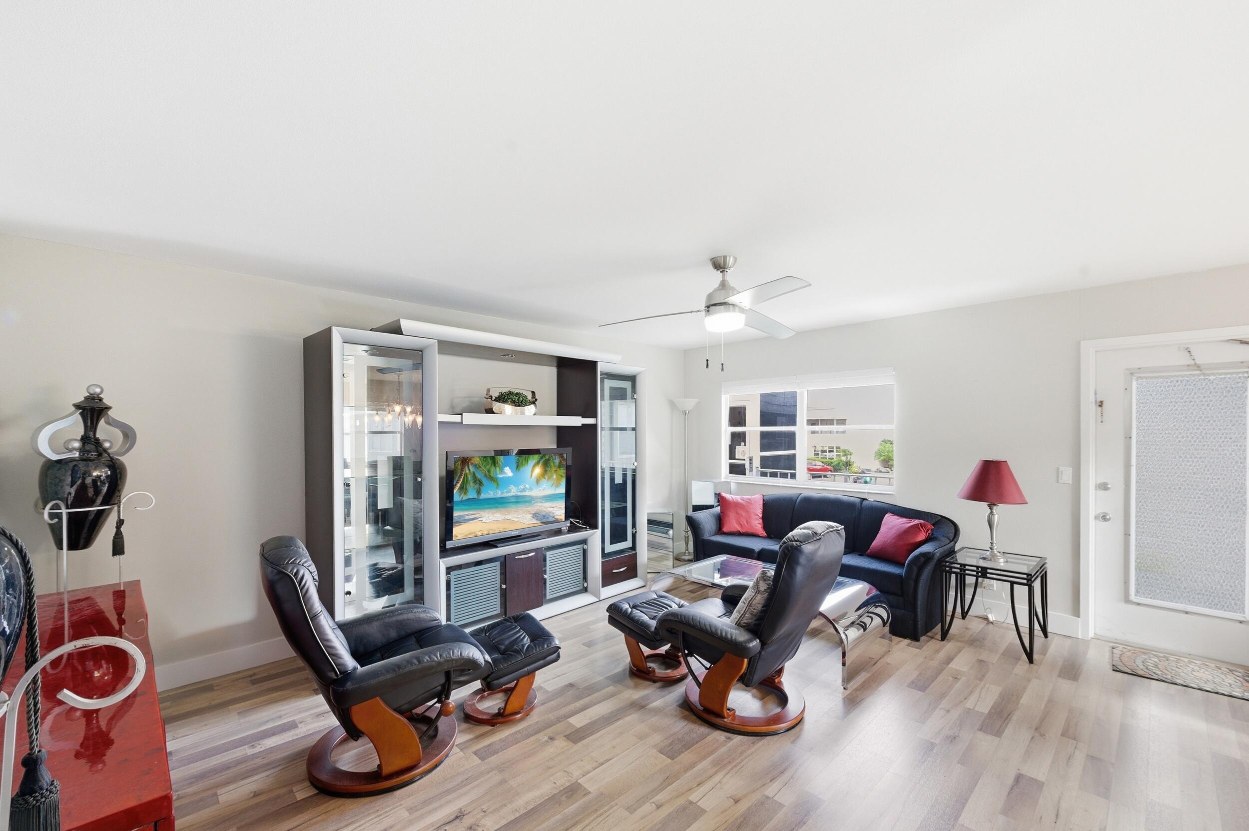 KINGS POINT - Residential